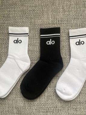 ALO Unisex Half Crew-Socks - White